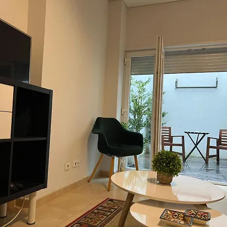 Amazing Apolonia * ליסבון